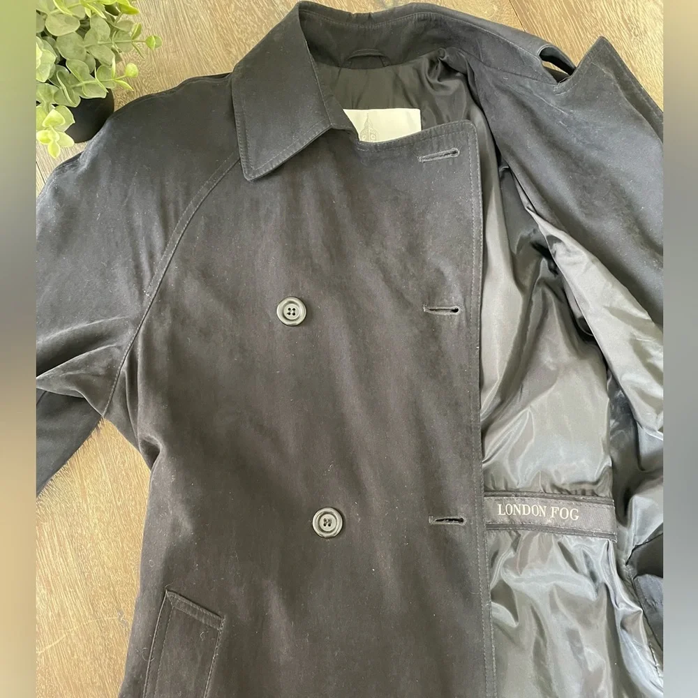 Vintage | Classic London Fog Trench Coat with waist belt | Black Washed | 8P - Picture 3 of 11